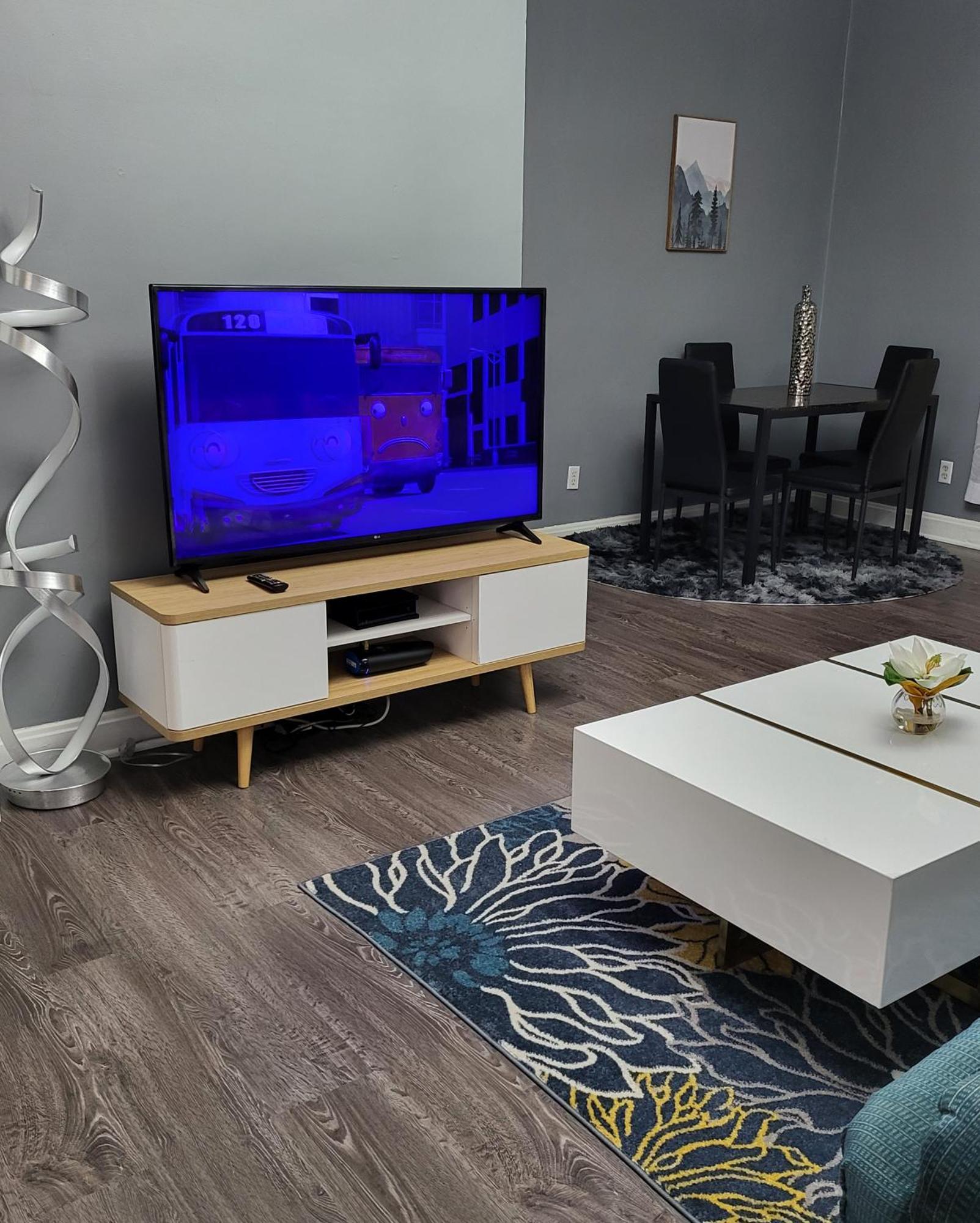 1 Bedroom In Columbus Osu District, Free Parking, Kitchen, Washer And Dryer, Central Location, Downtown, Hospital, Expocenter, Osu Stadium Екстериор снимка